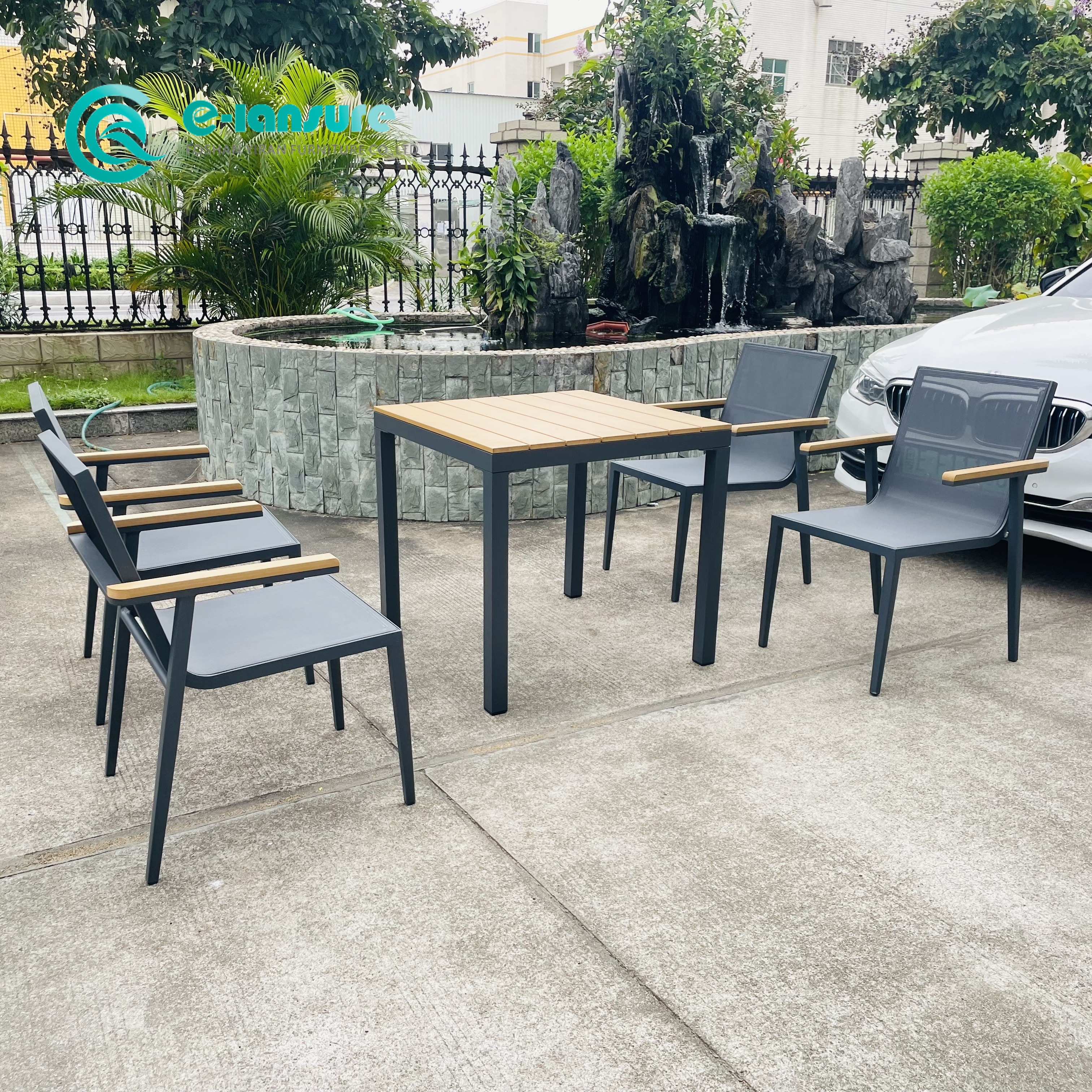 Modern Outdoor Dining Furniture Aluminum Frame Dining Chair with Wood Armrest 4+1 Patio Dining Set for Hotel Garden Restaurant