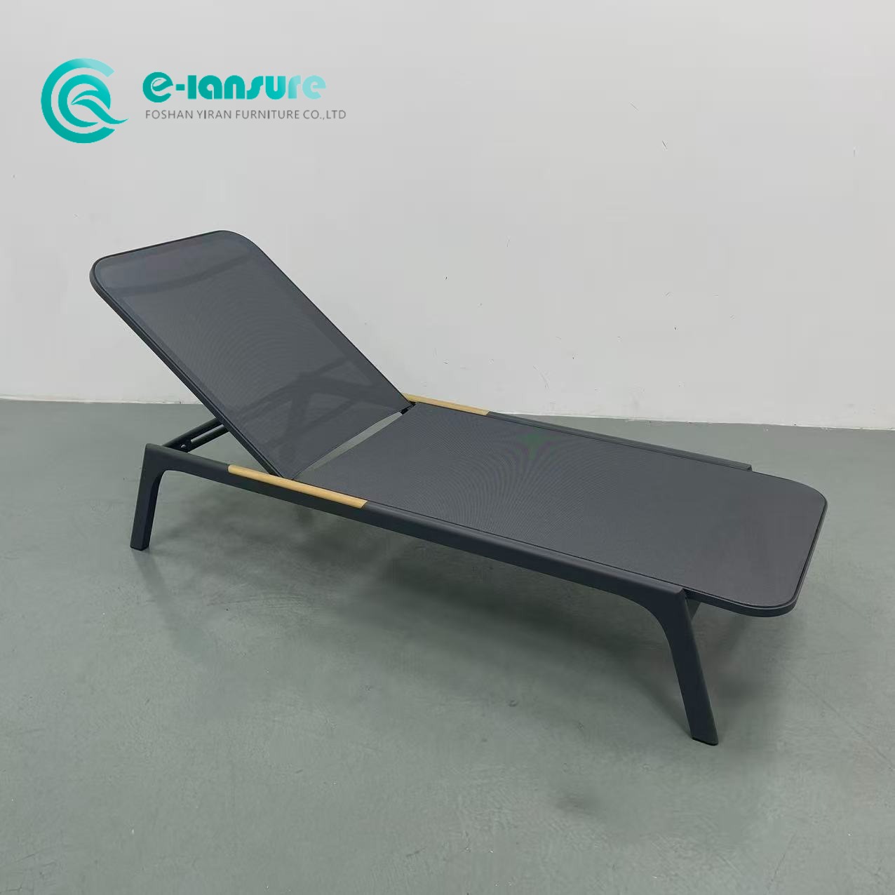 Wholesale Outdoor Sunbed Quality Aluminum Frame Patio Sun Lounger Poolside Chaise Lounge Chair With Waterpfoor Fabric for Villa Resort