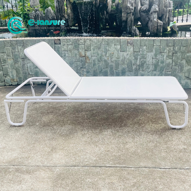 New Design Minimalist Outdoor Sun Lounger Aluminum Frame Chaise Lounge Chair Foldable Leg Garden Sunbed for Home Hotel Courtyard