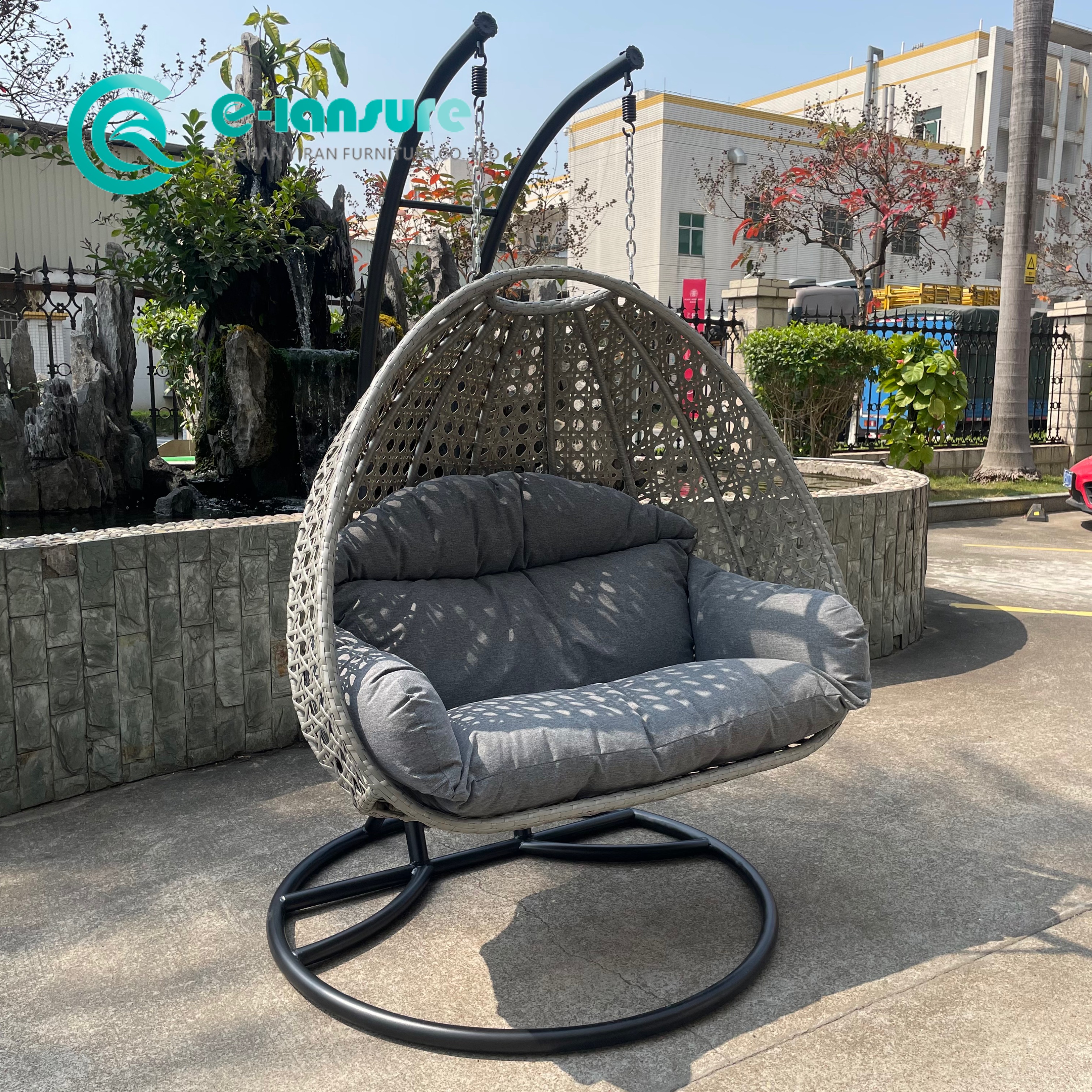 Nordic Style Outdoor Garden Furniture High Quality Aluminum Frame Rattan Swing Chair With Durable Metal Base for Home Hotel Backyard