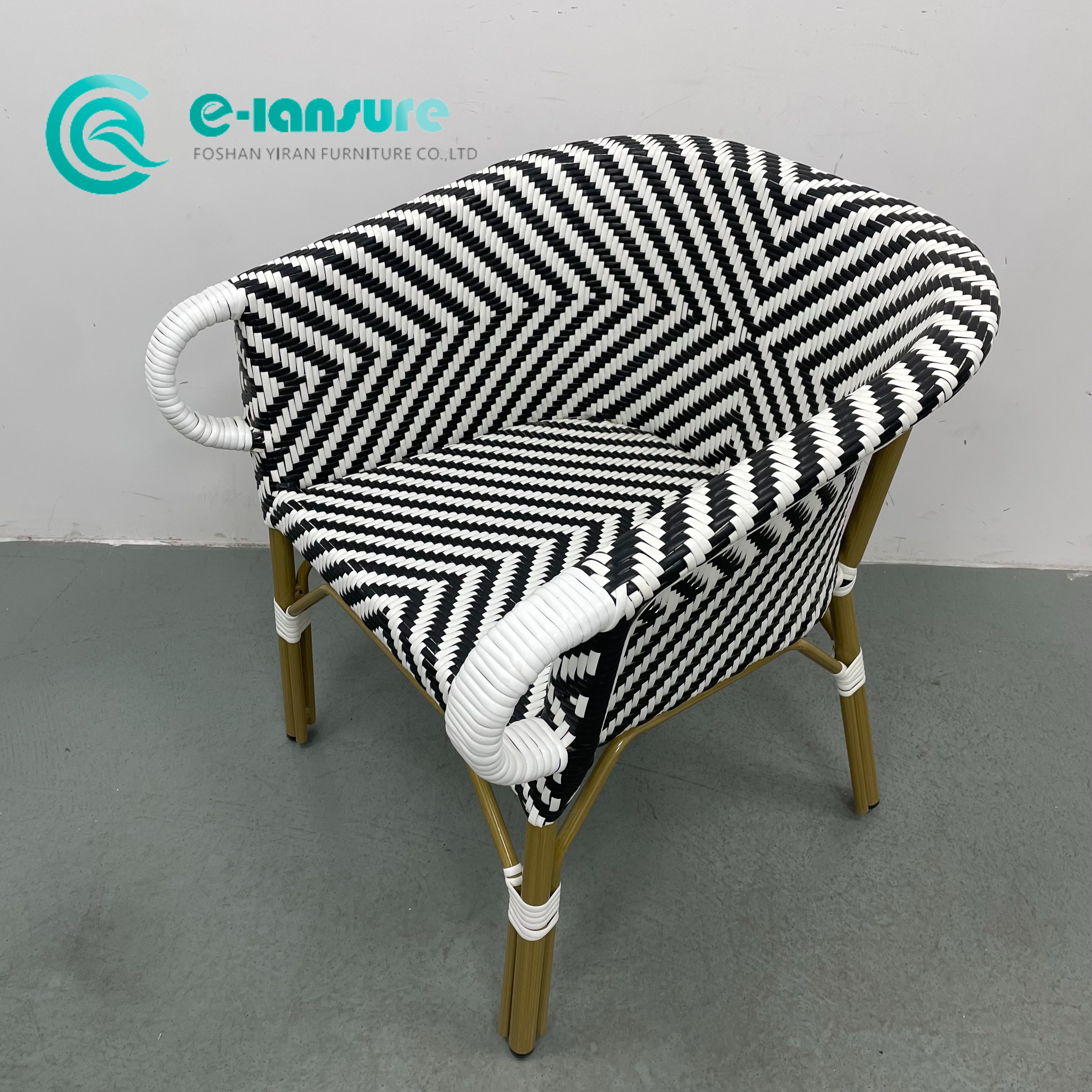 High Quality Outdoor Garden Furniture Aluminum Frame Sofa Chair Black And White Woven Rope Rattan Sofa for Hotel Patio Restaurant