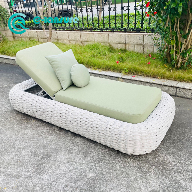 Factory Direct Garden Sun Lounger Aluminum Frame Chaise Lounge Chair Elegant Woven Rope Recliner Chair Patio Sunbed for Hotel Resort