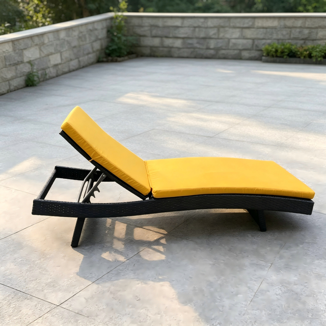 Outdoor Rattan Furniture Aluminum Sun Lounger Woven Rattan Chaise Lounge Chair Poolside Sunbed