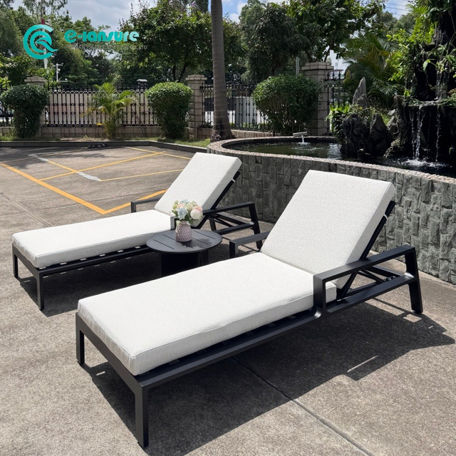 Garden Furniture Powder Coated Aluminum Frame Sun Lounger Poolside Chaise Lounge Chair with Coffee Table Beach Sunbed for Resort